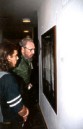 Fidel aprecia las obras que atesora el museo