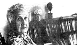 De su poes�a dijo Cintio Vitier que est� - centrada en el car�cter antes que en el sentimiento, y dominada por un introspectivo temple estoico, que en sus �ltimos poemas alcanza una dimensi�n m�s entra�able y trascendente, con vigor y sobriedad ejemplares -