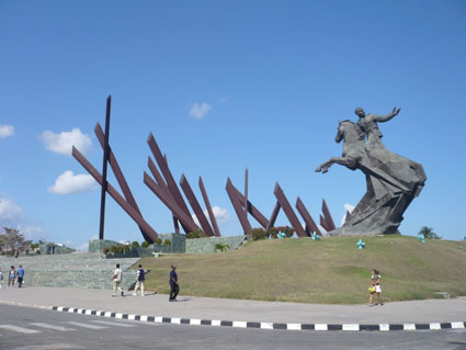 Complejo Cultural dedicado a Antonio Maceo en Santiago de Cuba (estatua de Alberto Lescay