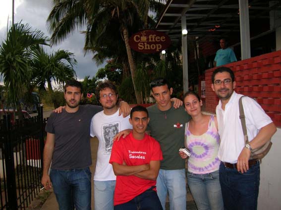 La Delegazione Italiana presente all'Incontro Giovanile Internazionale di Solidarietà con i Cinque Eroi Cubani (La Habana, 28 aprile-1 maggio 2007)