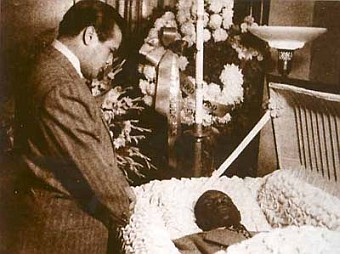 Miguelito Vald�s veglia la salma di Chano