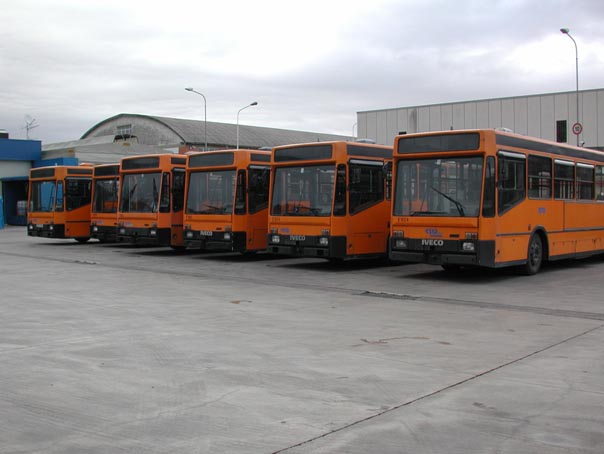 I 6 bus per il trasporto urbano inviati a Cuba dal Circolo di Salerno Camilo Cienfuegos