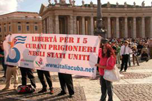 Manifestazione dell'Associazione Nazionale di Amicizia Italia Cuba. Circolo di Roma, in Piazza San Pietro (2 novembre 2008)
