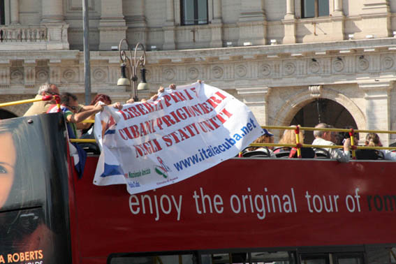 Associazione Nazionale di Amicizia Italia-Cuba. Circolo di Roma. Manifestazione di solidarietà ai Cinque (Roma, 20 settembre 2008)