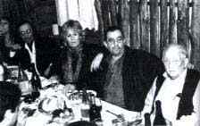 Alberto Granado (il primo sulla destra) con al fianco il figlio Albertico